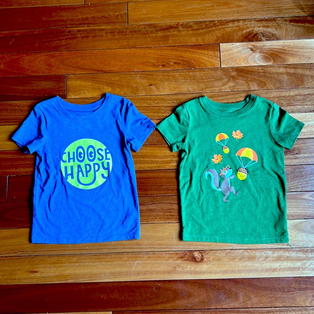 These adorable Cat&Jack graphic tees are size 3T and perfect for your kids!!